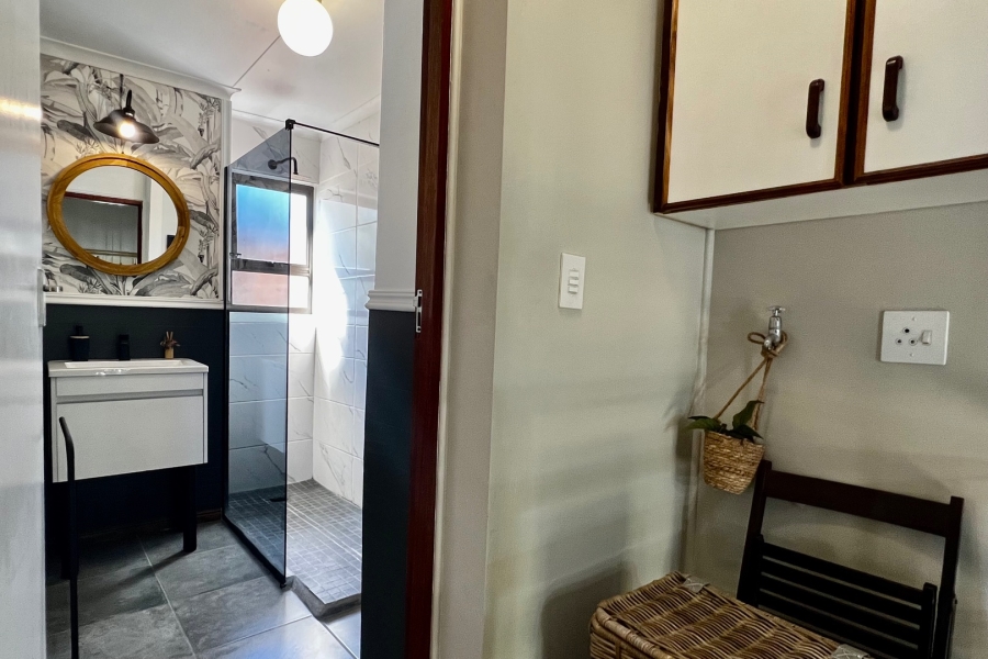 2 Bedroom Property for Sale in Heatherlands Western Cape